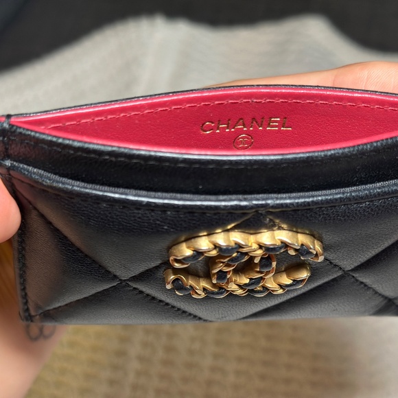 Chanel 19 Lambskin Quilted Card Holder Black - Picture 5 of 6